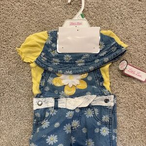 Little Lass two piece set plus hat! 2T NWT